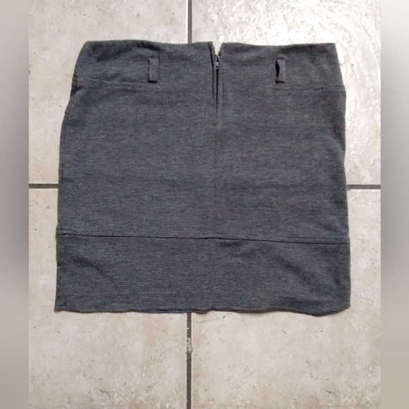 Skirt - Picture 2 of 2